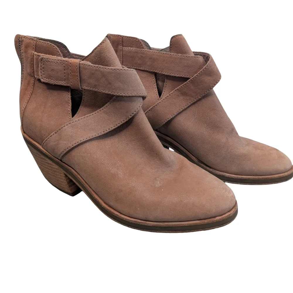 Eileen Fisher Derby Suede Crossover Strap Ankle Bootie Size 8